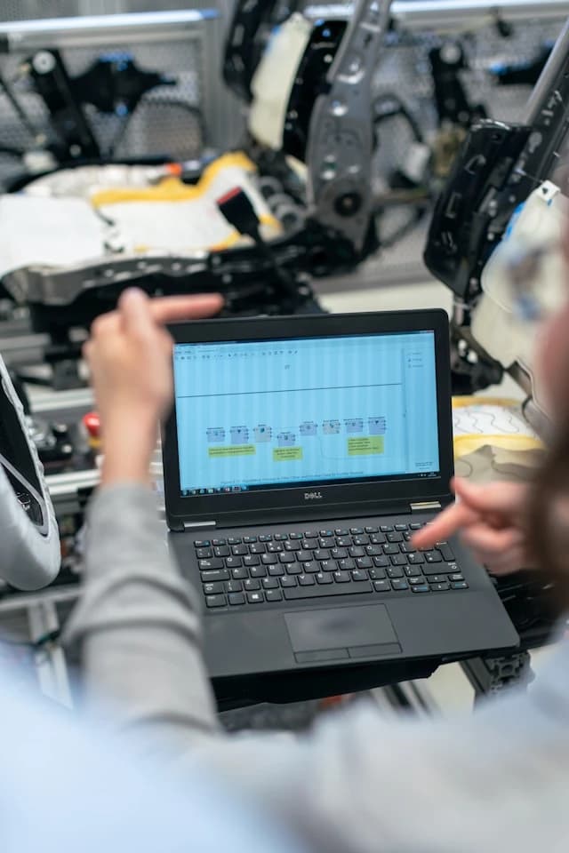 Engineering team working on a project (author: ThisisEngineering)